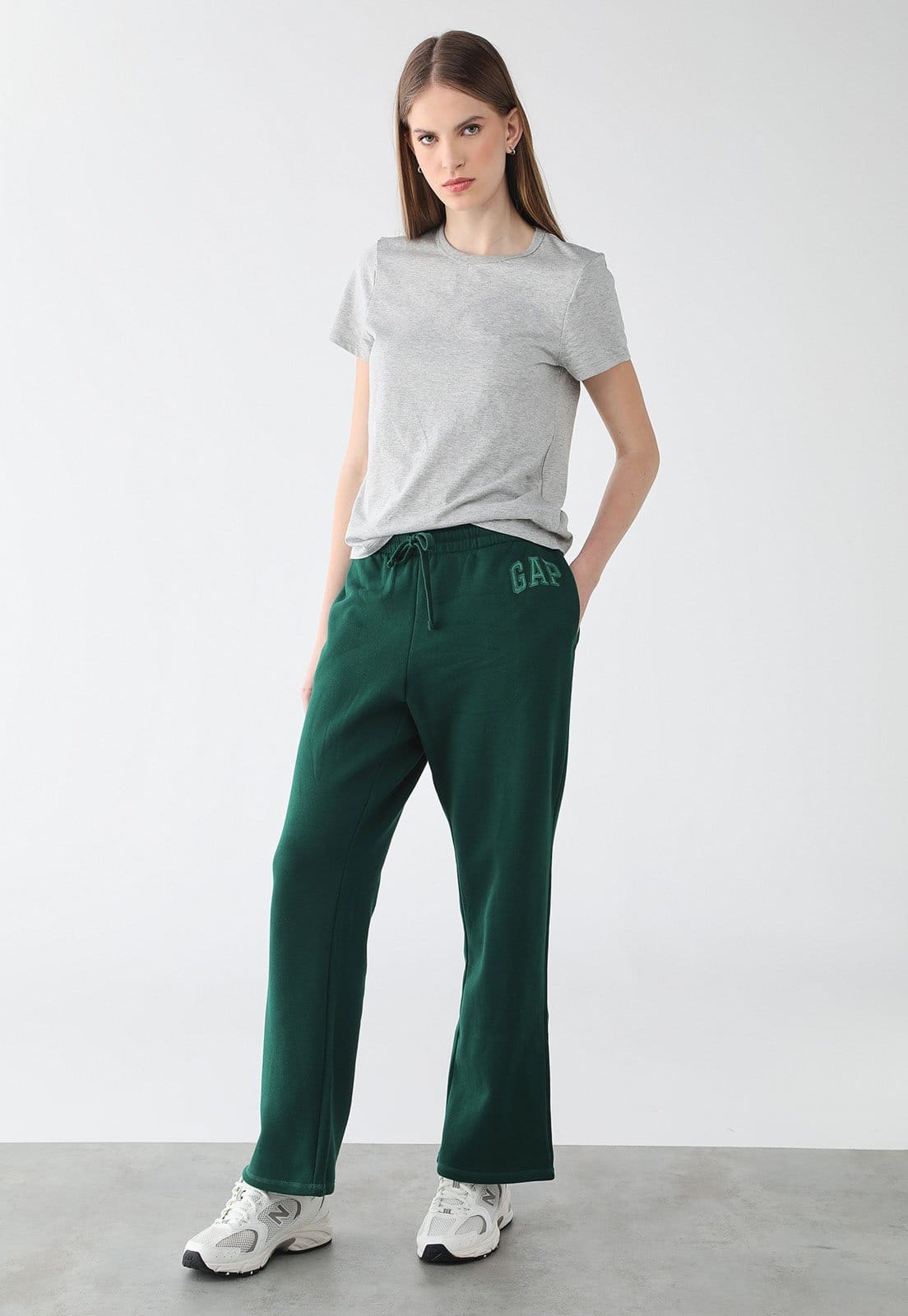 Vista 2 Calça Feminina GAP Cós Elástico GAP verde