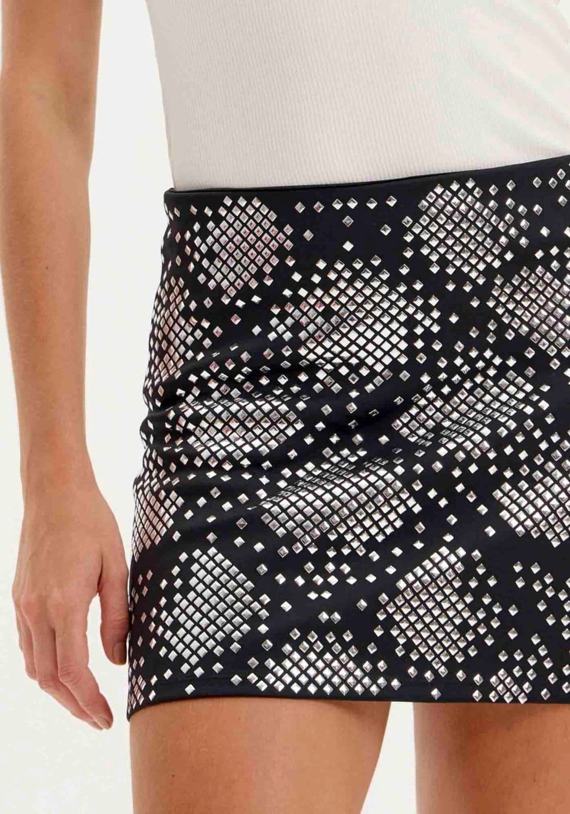 Vista 2 Saia Curta Com Termo Lança Perfume preto