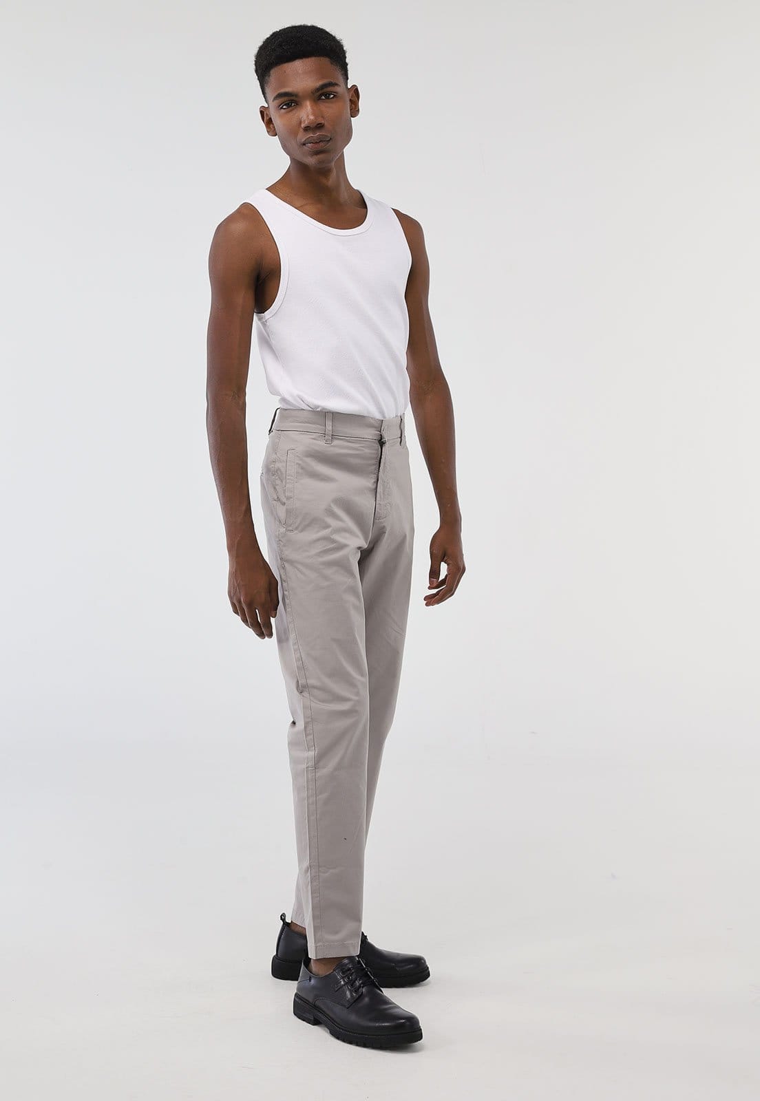 Vista 2 Calça Hering Slim Chino Hering cinza