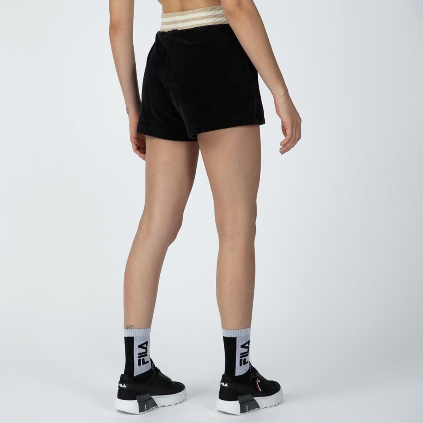 Vista 2 Shorts Fila Pryor Feminino Fila incolor