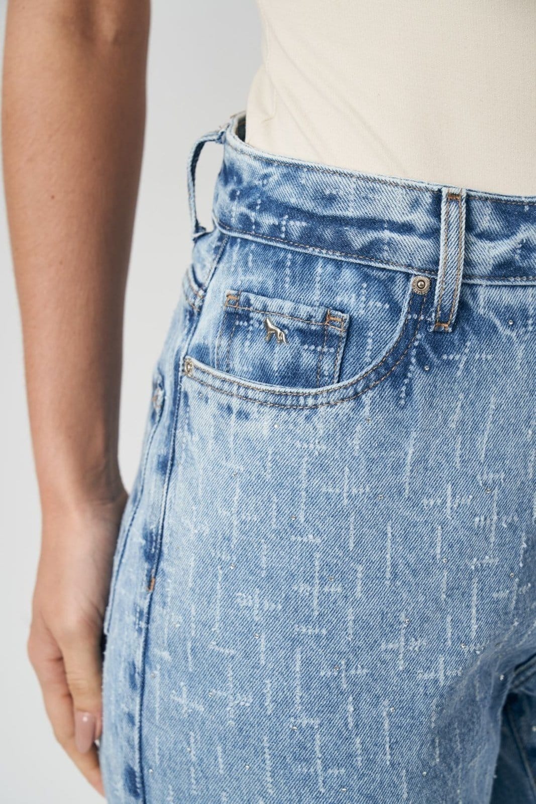 Vista 2 Calça Straight Drawn Feminina Acostamento ACT FEMININO jeans