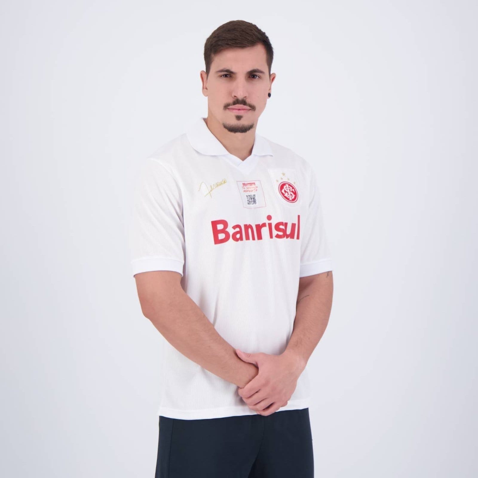 Vista 2 Camisa Internacional Retrô 2006 Fernandão Branca Oldoni branco