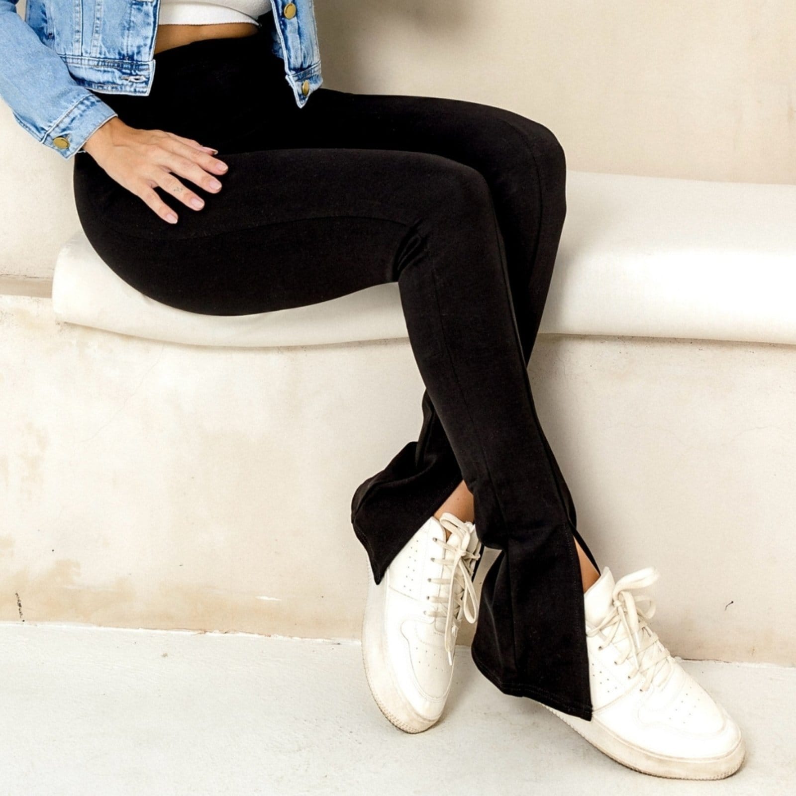 Vista 2 Calça Flare De Bandagem Com Abertura Feminina Revanche Supetar Revanche preto