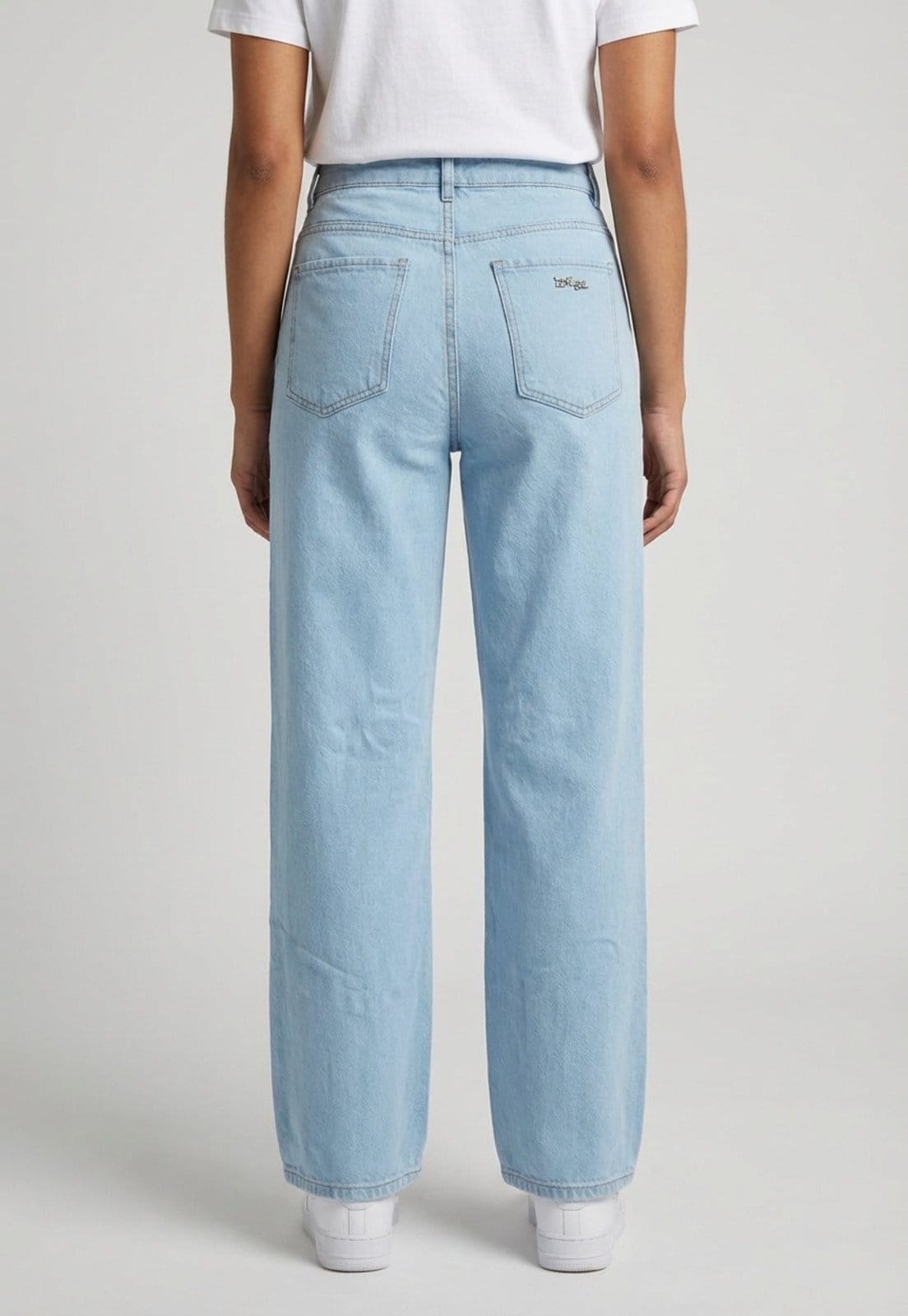 Vista 2 Calça Jeans Feminina Lez a Lez Wide Leg Lavagem Clara Lez a Lez azul