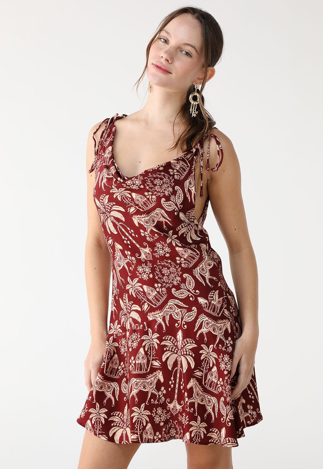 Vista principal Vestido FARM Curto Haras FARM vinho