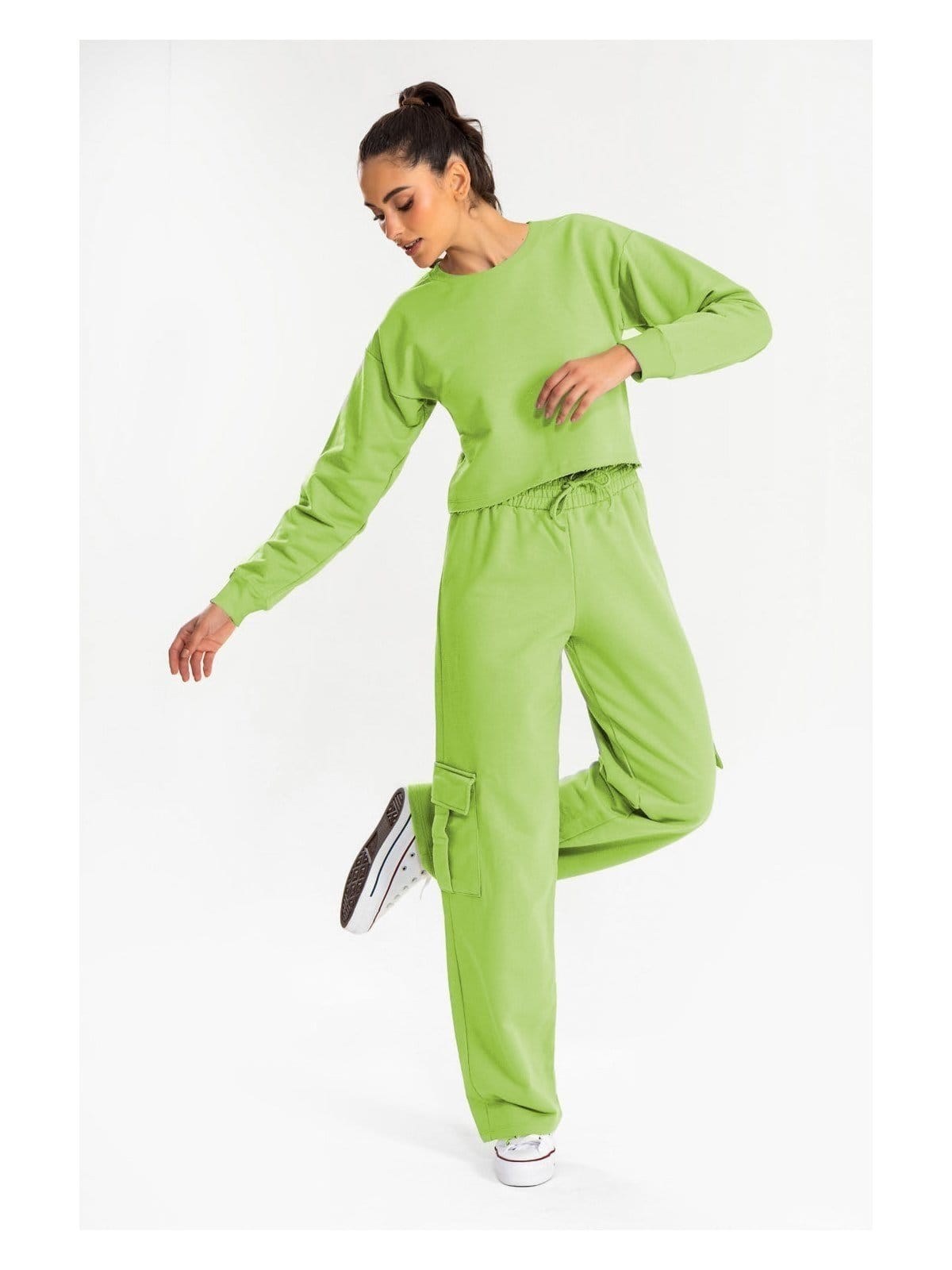 Vista 2 Calça Moletinho Reta Cargo Feminina Lima Meu Jeans verde