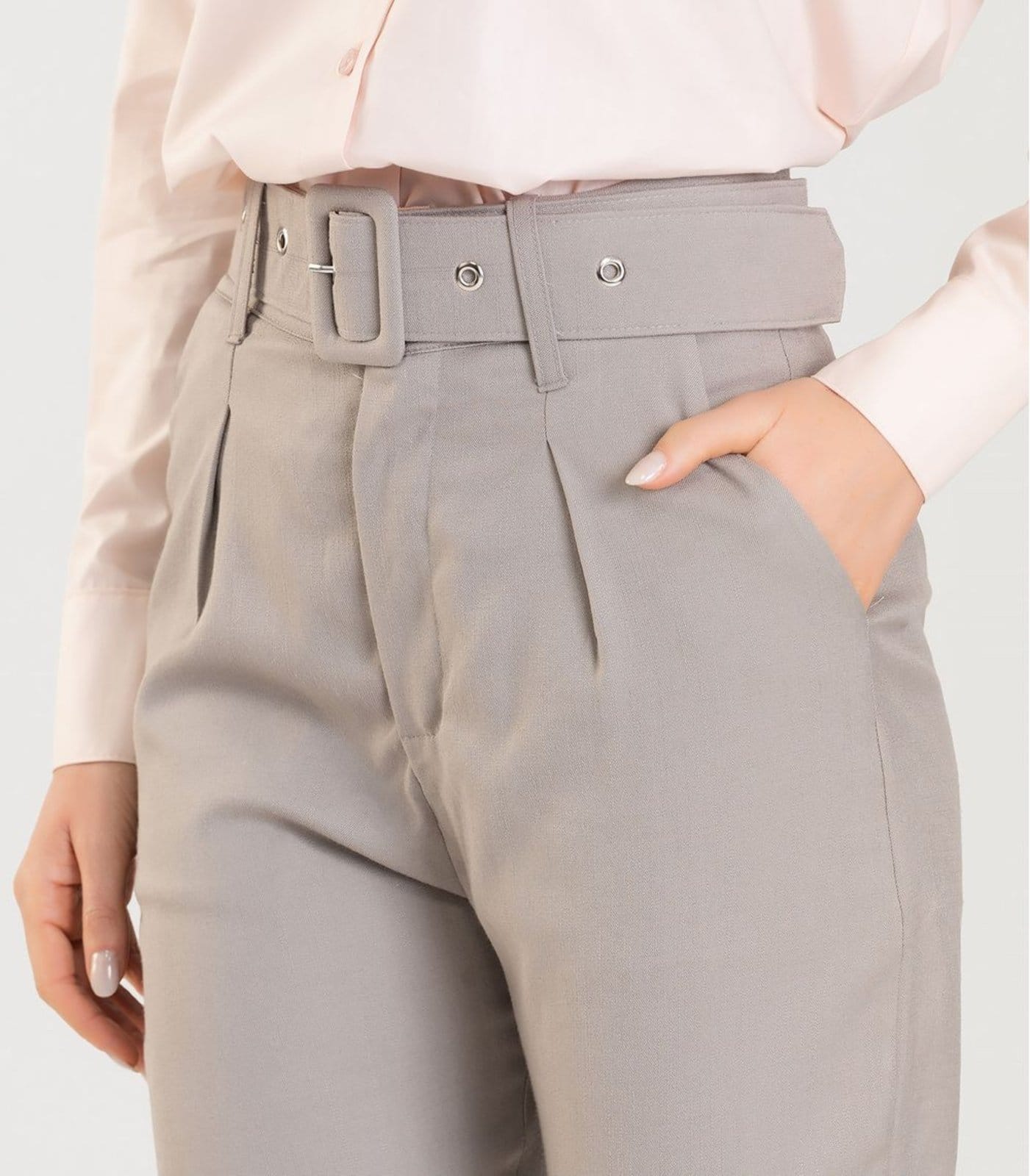 Vista 2 Calça Cenoura Feminina Com Cinto Dianna Baunilha Dianna bege