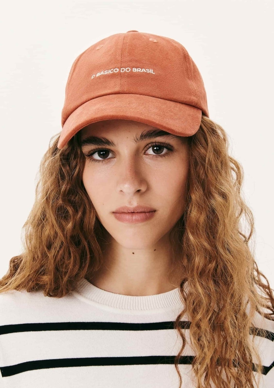 Boné Feminino Aba Curva