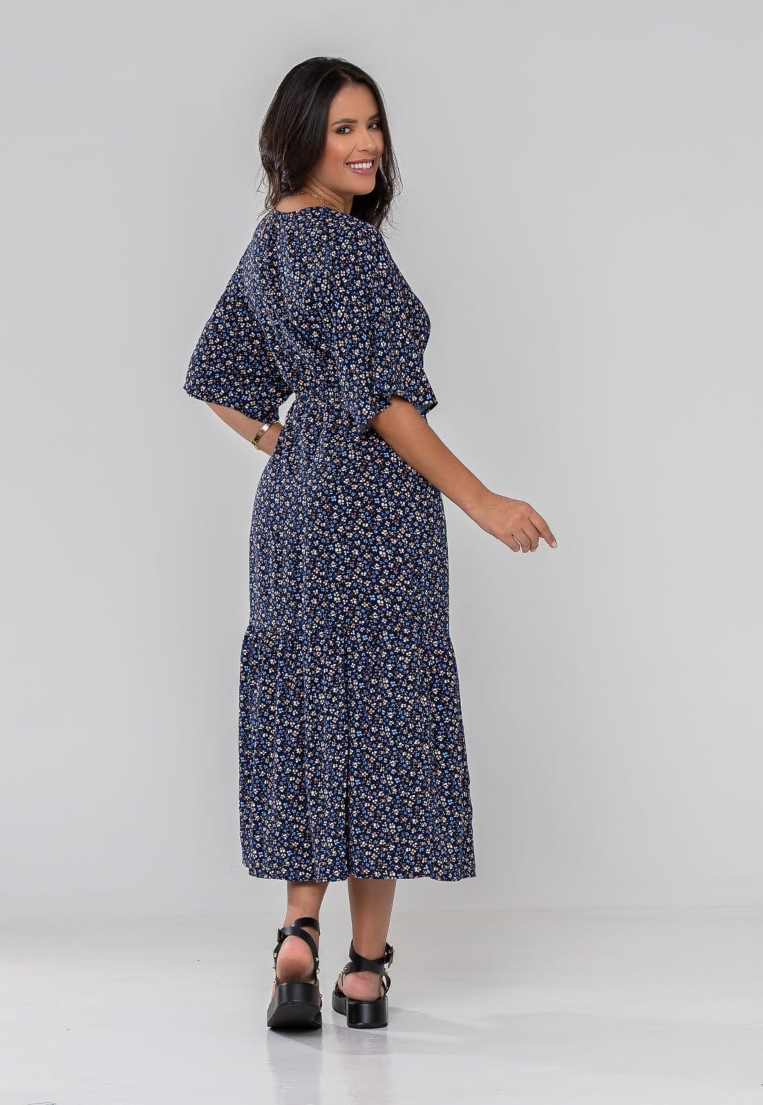 Vista 2 Vestido Aura Romana Floral Sintonia Marinho Aura azul marinho