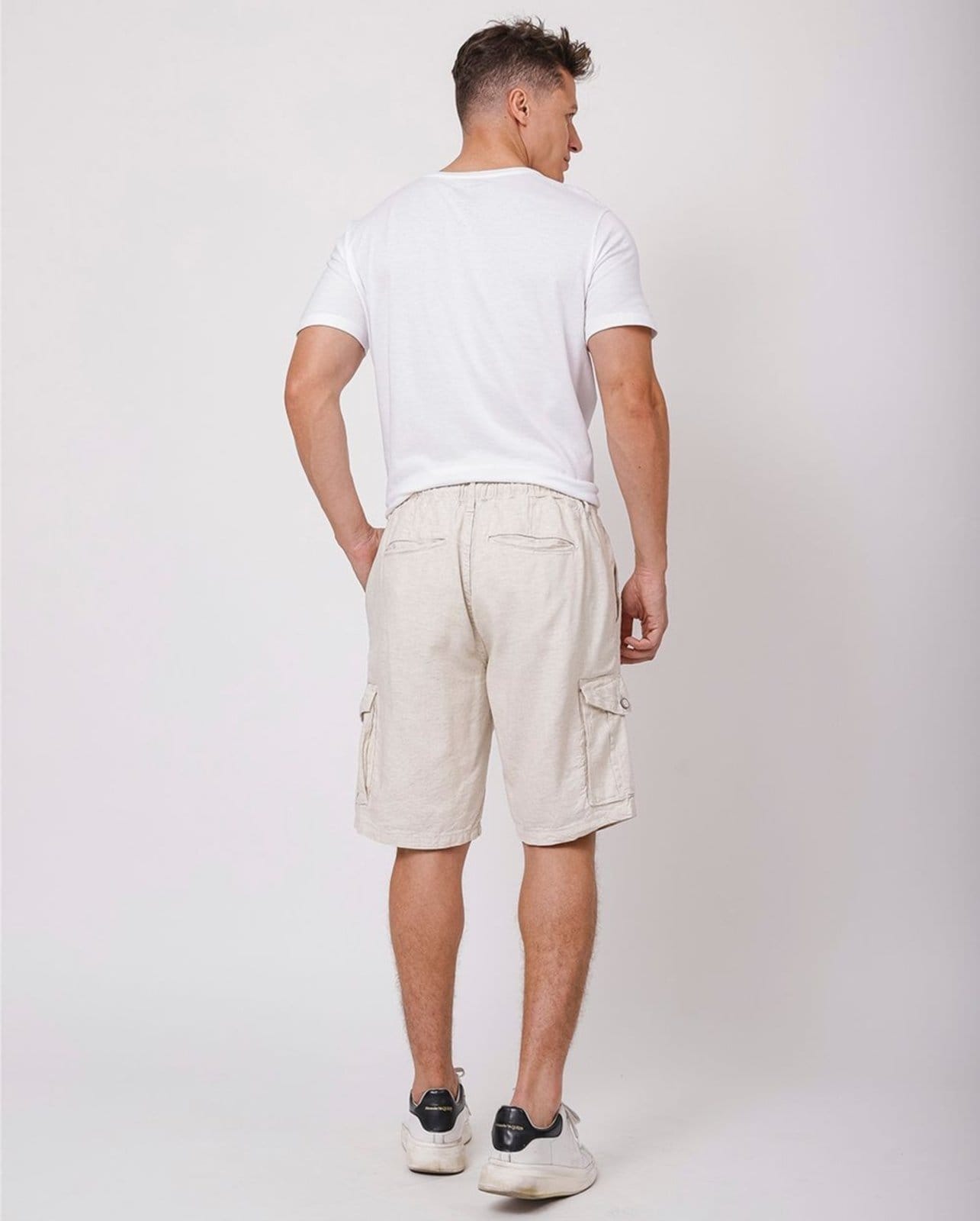 Vista 2 Bermuda Linho Cargo Masculina com Cordão 23769 Linho Consciência bege