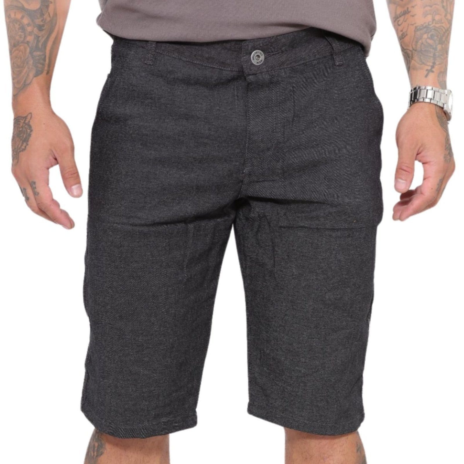 Vista principal Bermuda masculina casual chumbo. Jeans Loka cinza