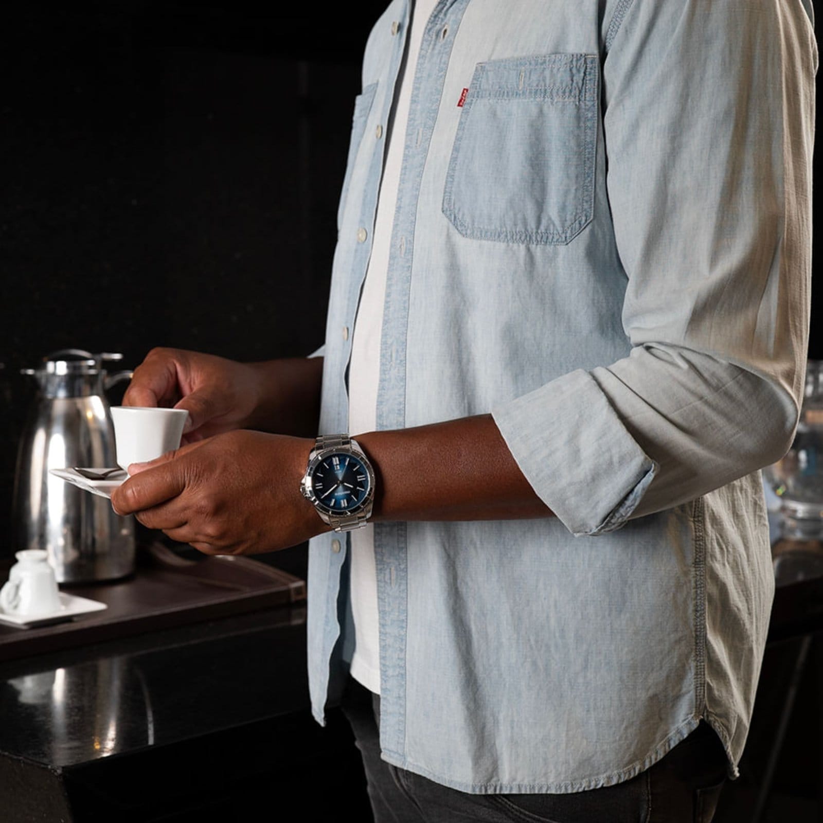 Vista 2 Relógio Masculino Marcações em 3D Mondaine prata