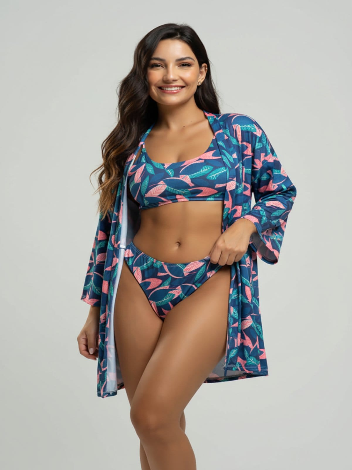 Conjunto Vicbela Biquíni Top Faixa Bojo Removível Fio Duplo Asa Delta + Saída de Praia Kimono Folha