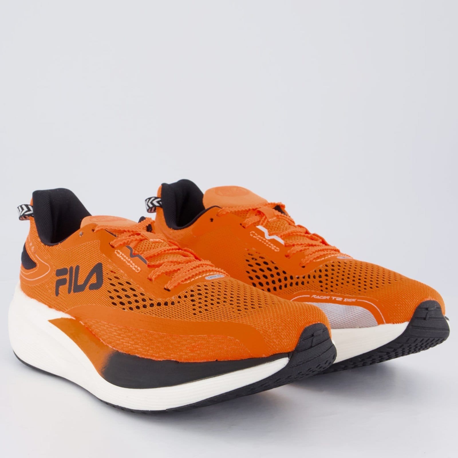 Vista 2 Tênis Fila Racer T2 Xtreme e Preto Fila laranja