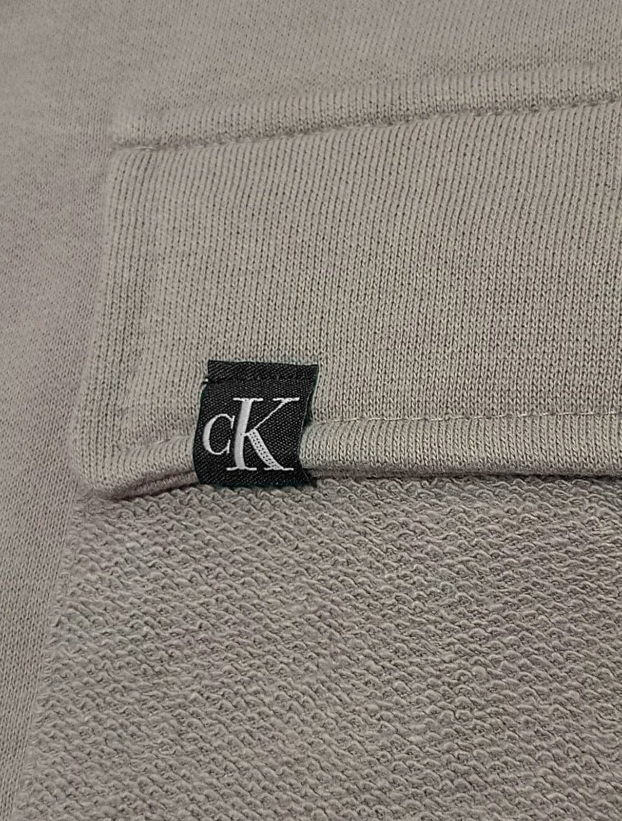 Vista 2 Calça Calvin Klein Jeans Masculina Moletom CKJ Cargo Caqui Médio Calvin Klein cáqui caqui