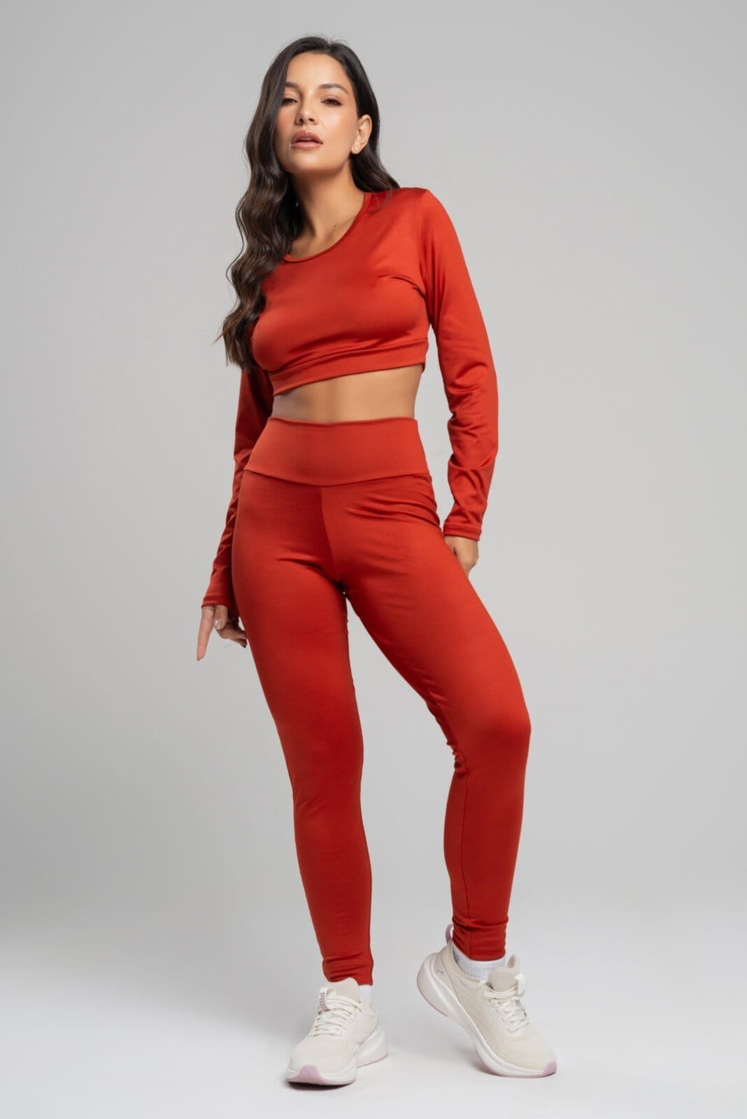 Vista principal Conjunto Fitness Vicbela Calça Legging + Cropped Top Manda Longa Suplex Moda Fitness Academia Terracota Vicbela caramelo/cobre/coral/laranja