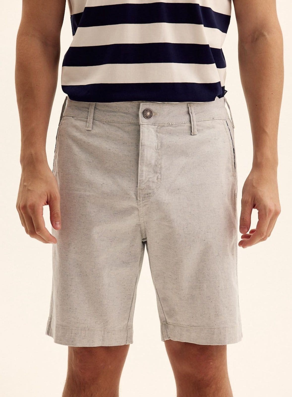 Vista principal Bermuda Masculina Sarja - Luan Triton Esquilo Triton bege