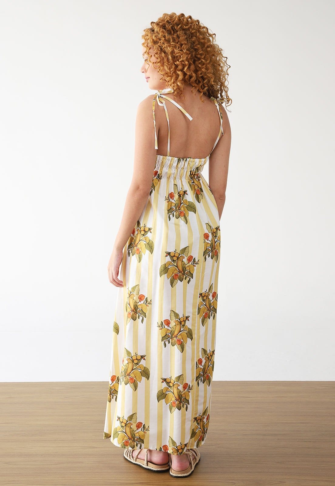 Vista 2 Vestido FARM Longo Cropped Passaro Chic FARM amarelo