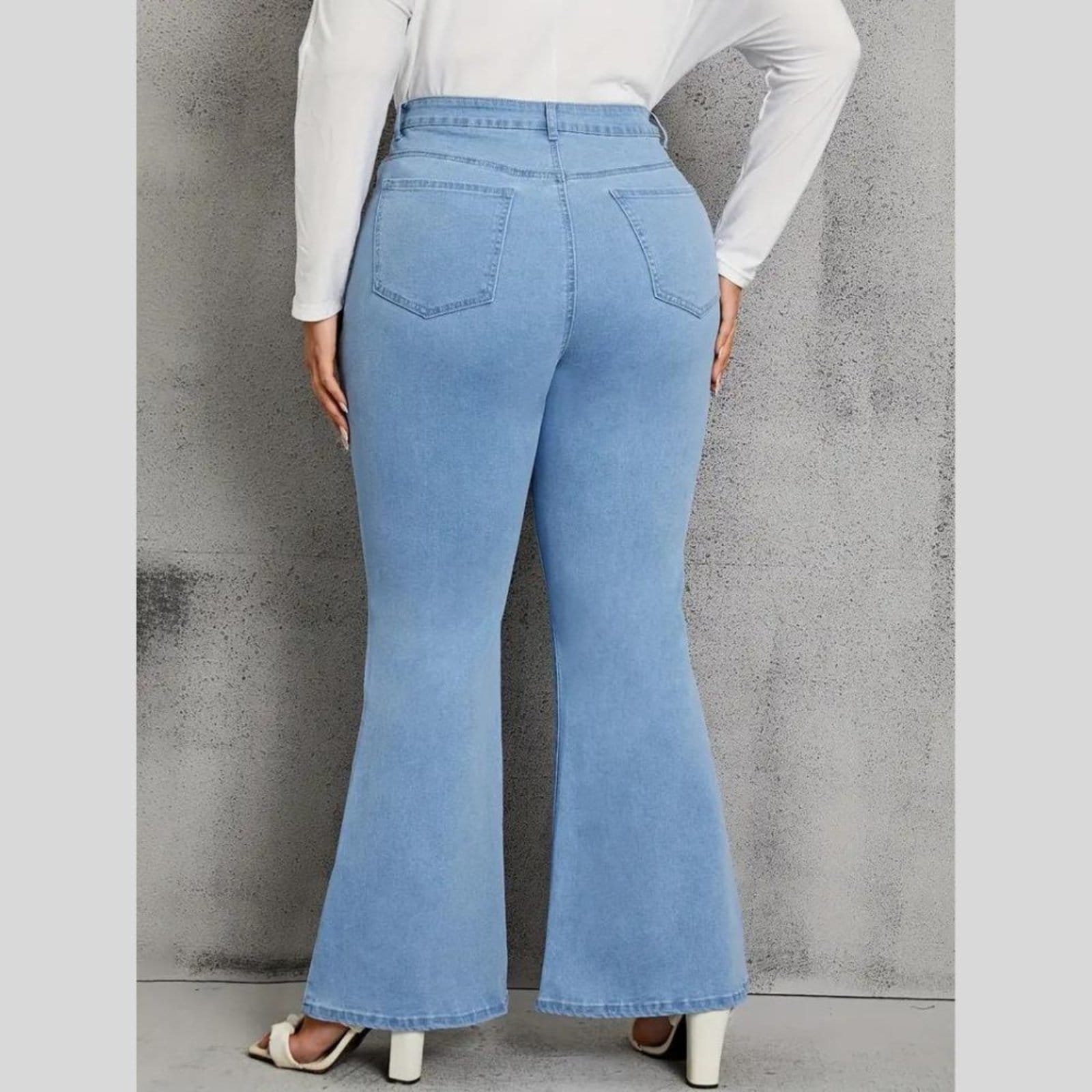 Vista 2 Kit 2 Calça Flare Plus Size Feminina Tex Jeans Boca de Sino Cintura Alta Modeladora com Elastano Claro TEX JEANS azul