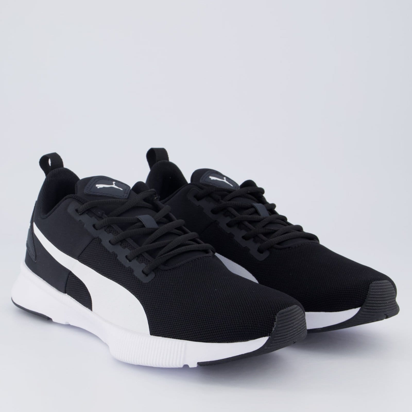 Vista 2 Tenis Puma Flyer Runner Mesh BDP e Branco Puma preto