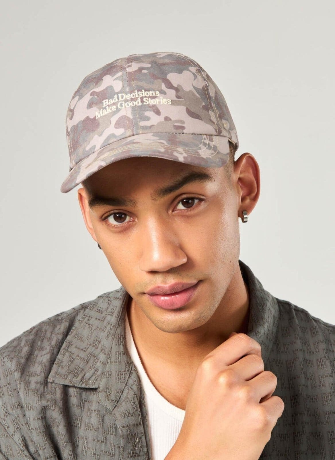 Boné Camuflado Bad Decisions