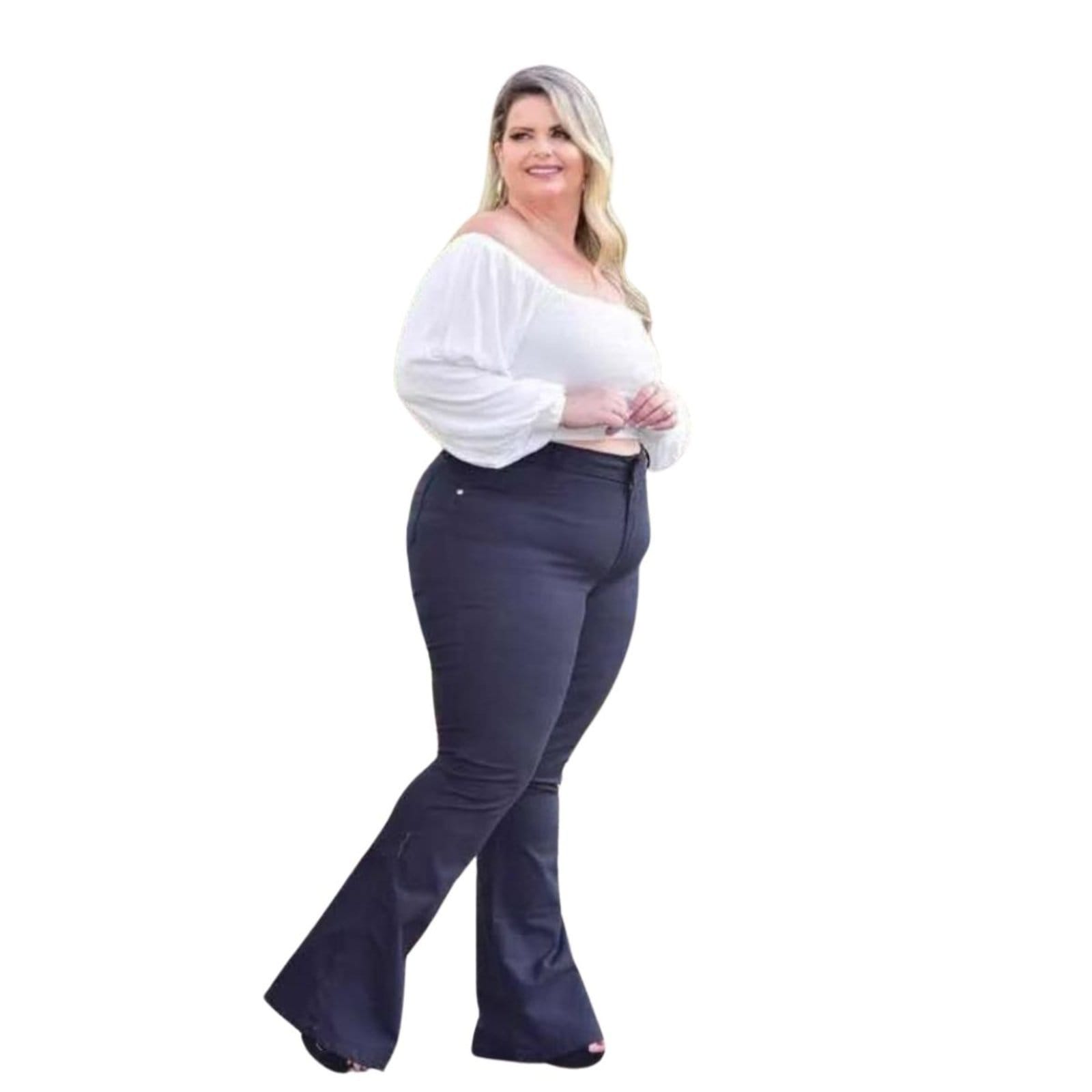 Vista 2 Calça Flare Plus Size Preta na Sarja Jeans Loka preto