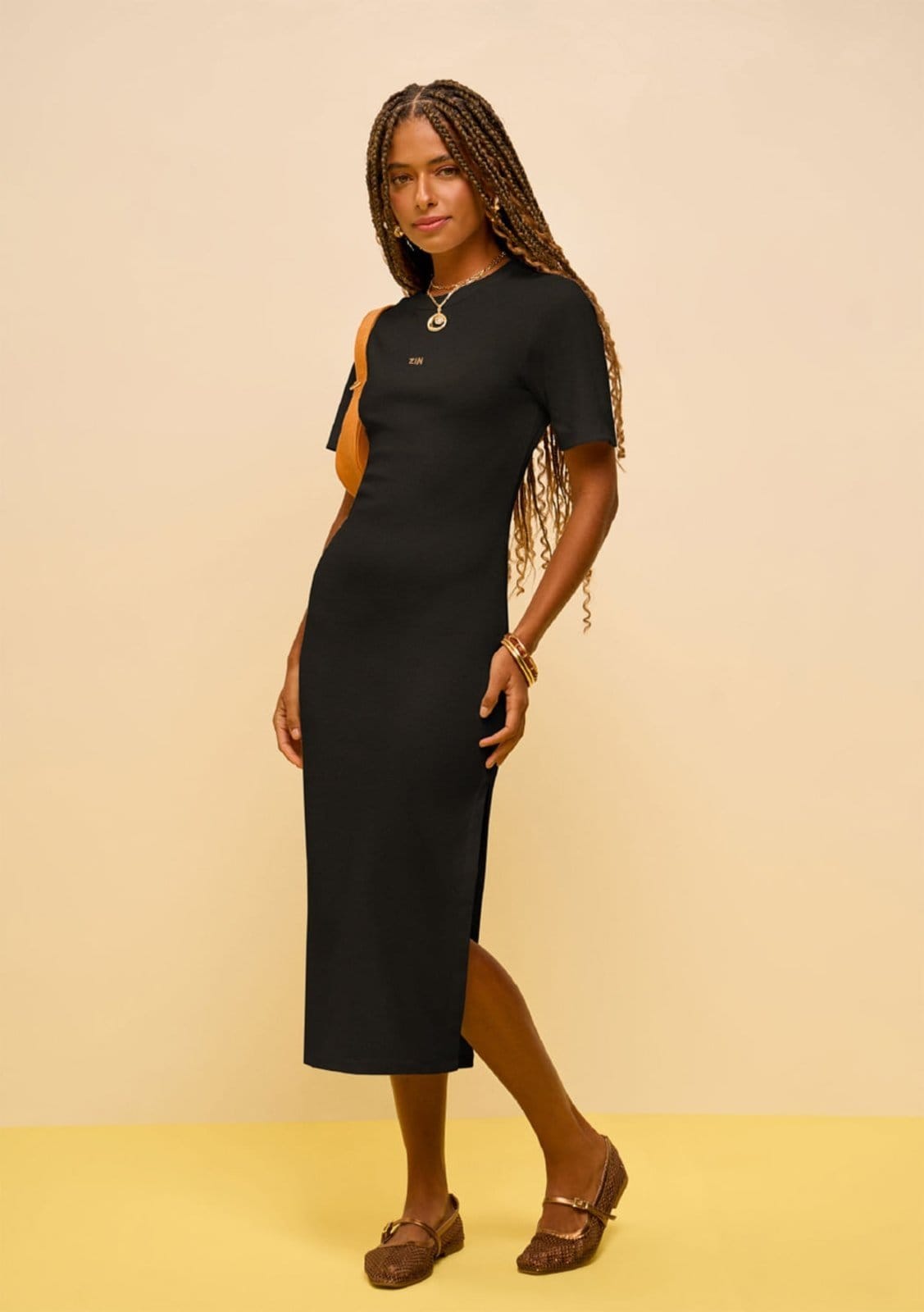 Vestido Zinco Ajustado Decote Careca Manga Curta Midi