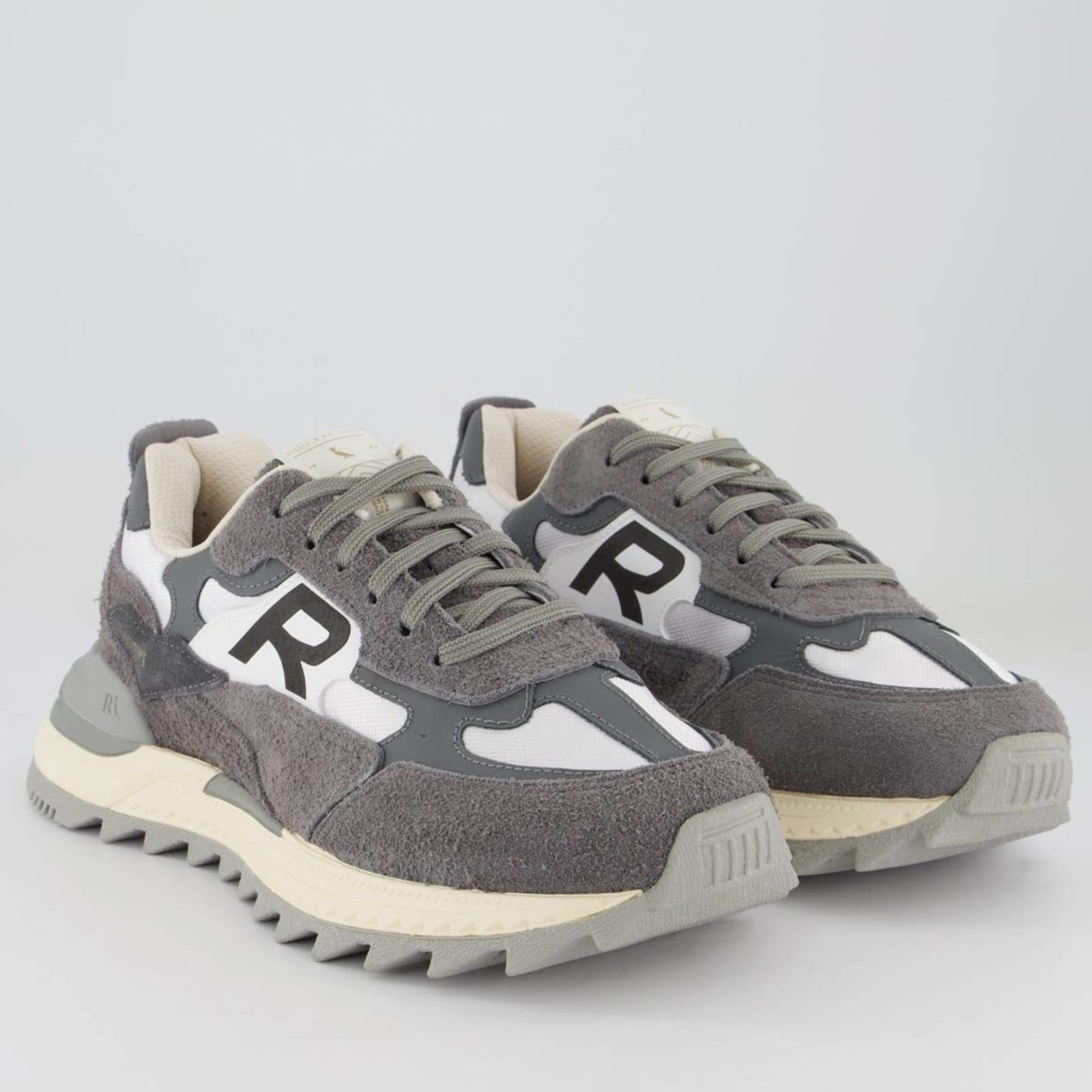 Vista 2 Tênis Reserva R-Brooklyn e Branco Reserva cinza