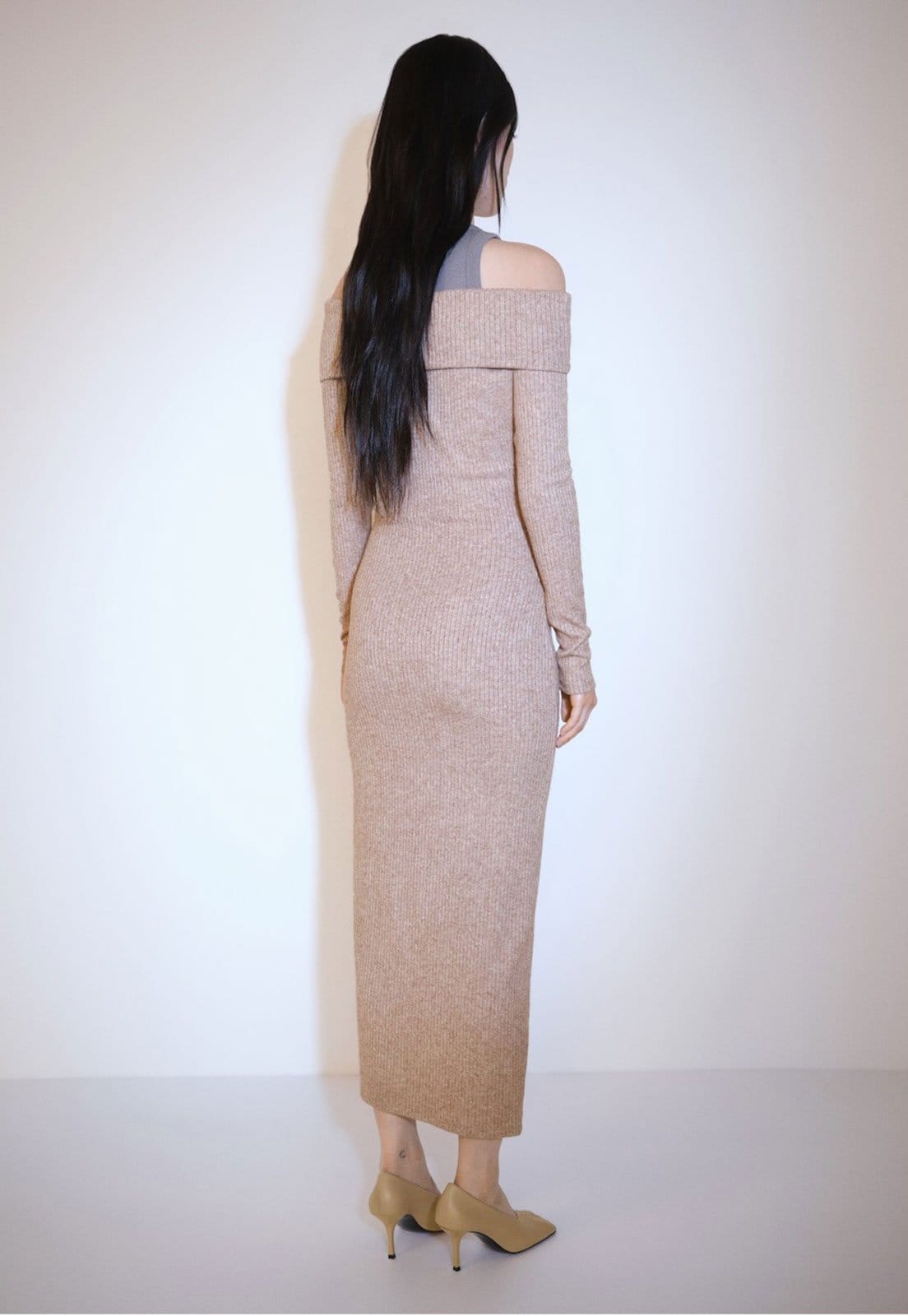 Vista 2 Vestido Canelado Mango Midi Ombro a Ombro Mango bege