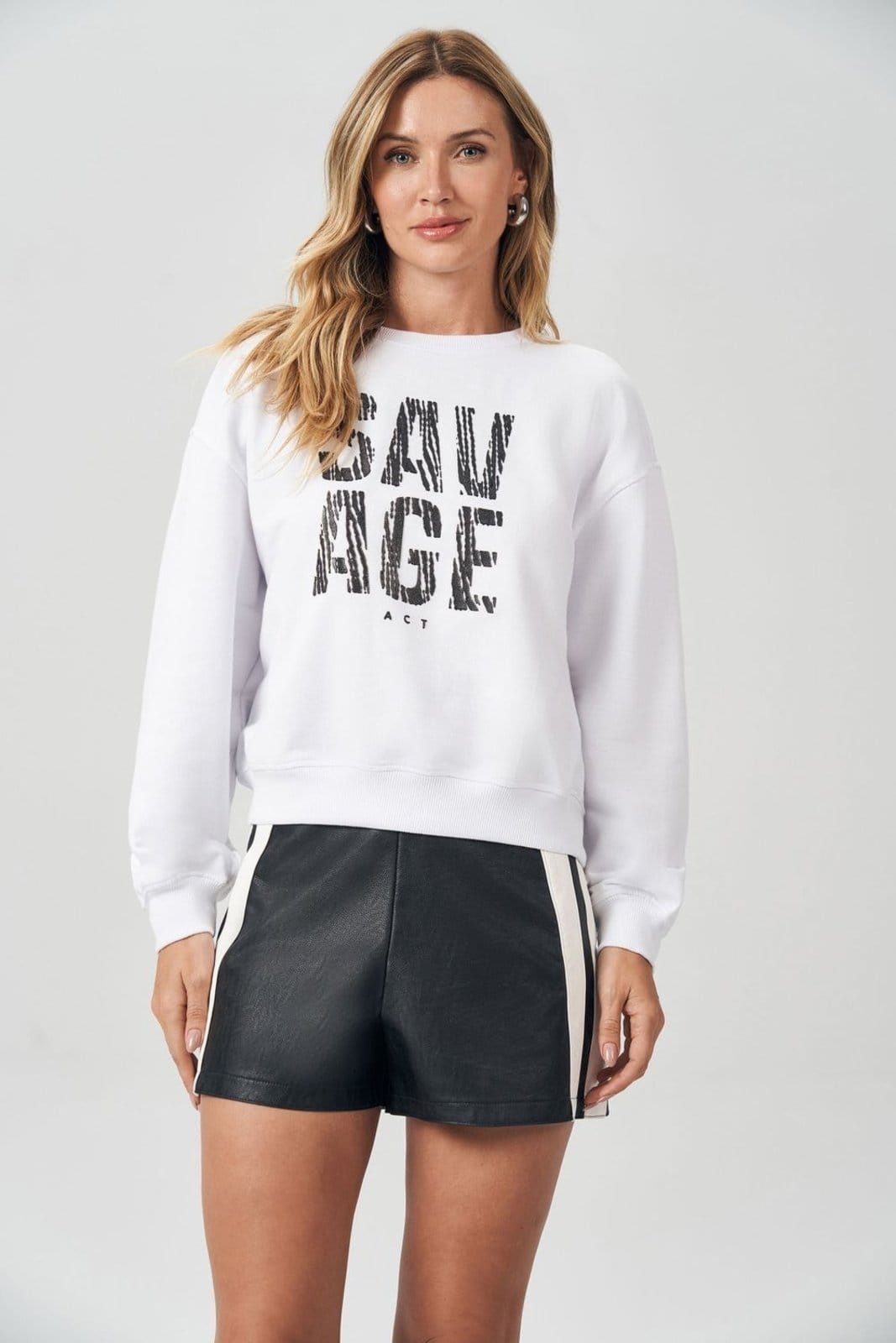 Vista principal Blusão Moletom Savage Feminino Acostamento ACT FEMININO preto