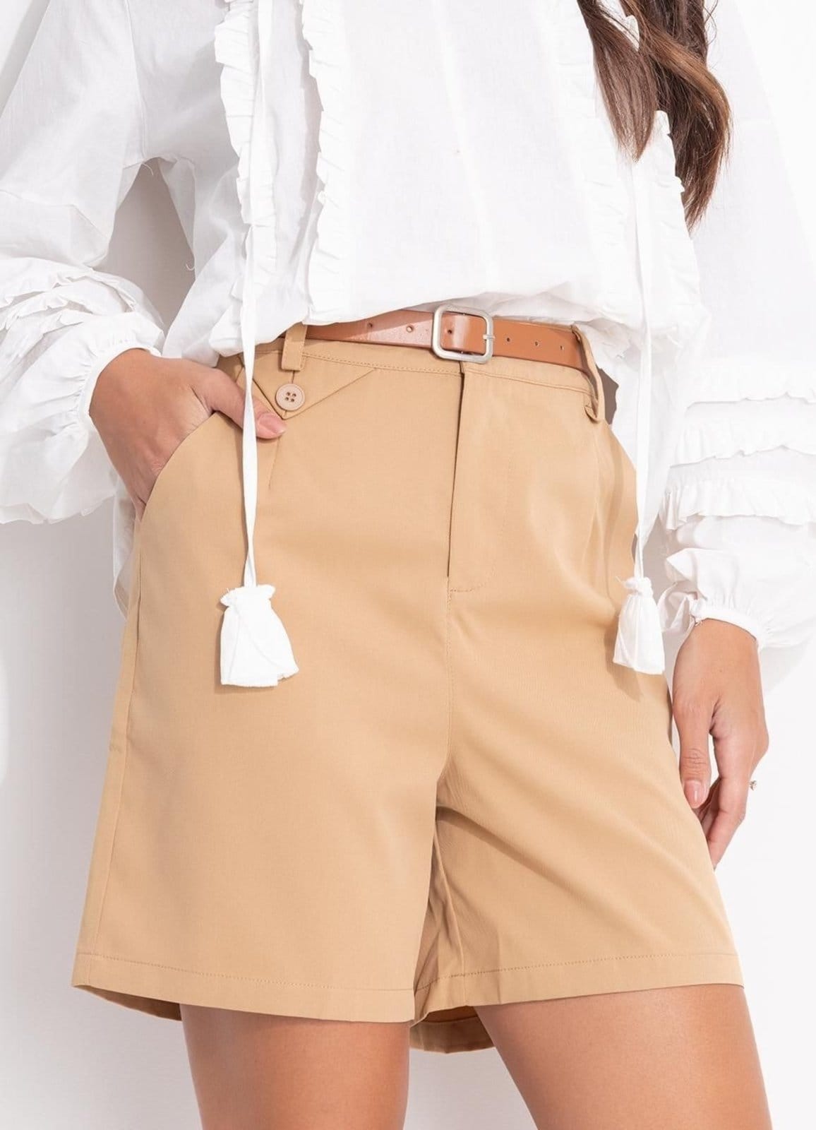 Vista principal Bermuda Em Algodão Com Poliéster Acompanha Cinto Cáqui Quintess bege