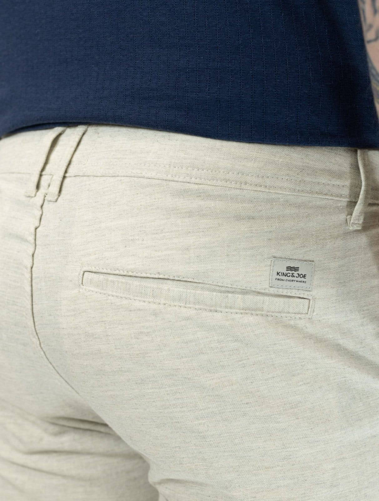 Vista 2 Bermuda King & Joe Masculina Slim Casual Soft Colors Areia King & Joe bege