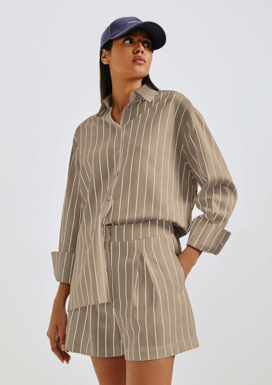 Shorts Feminino Fio Tinto Em Alfaiataria