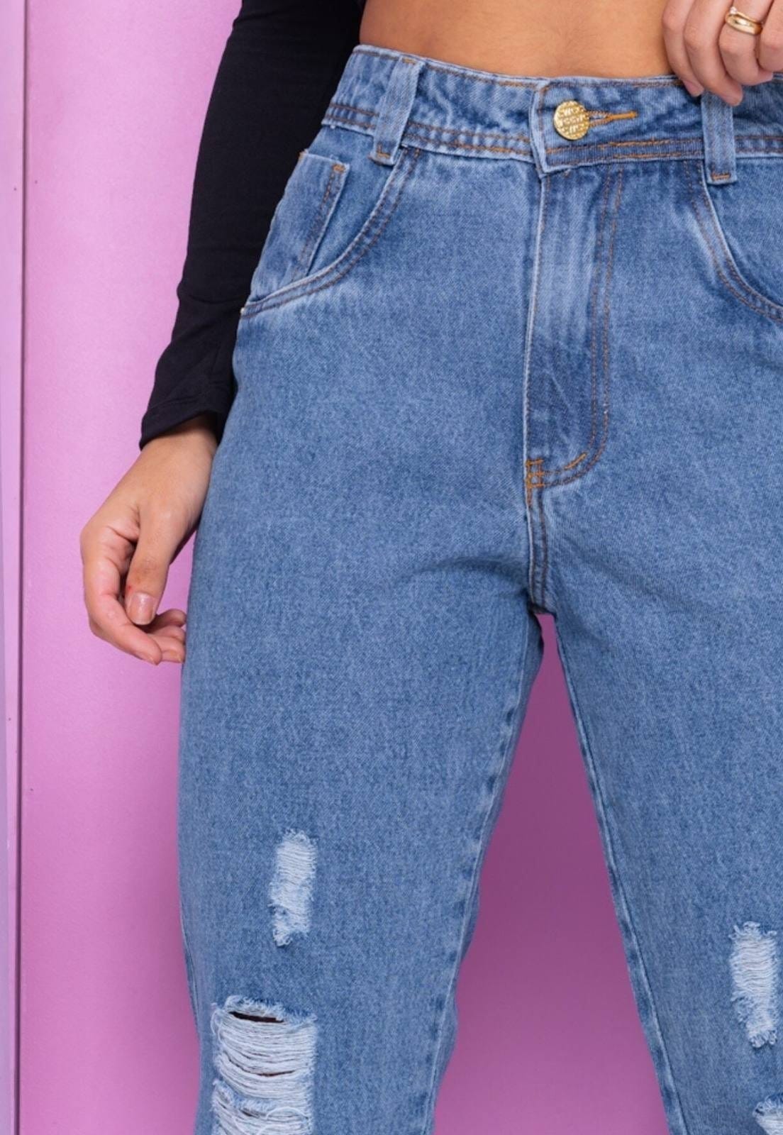 Vista 2 Calça Jeans Feminina Mom CCW Cintura Alta com Detalhes Destroyed e Rasgos Modernos CCW CENTRAL CAPITAL WEAR azul