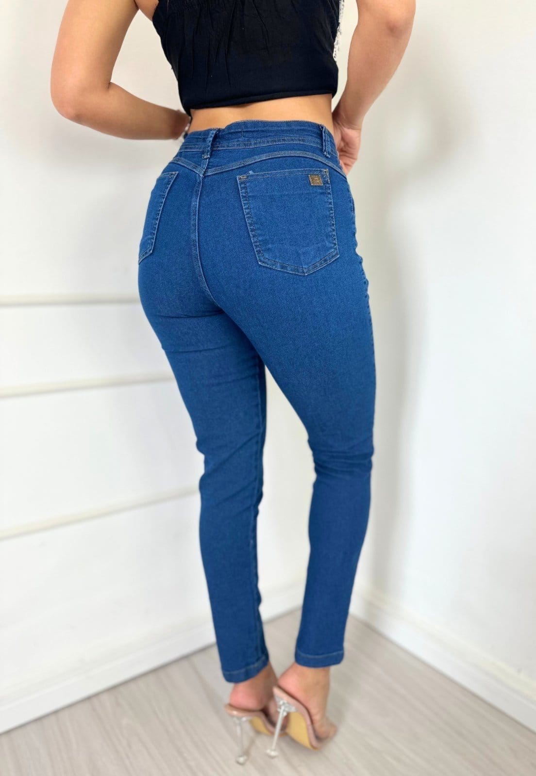 Vista 2 Calça Jeans Skinny com Elastano Cintura Média Bianelly Cia do Vestido azul