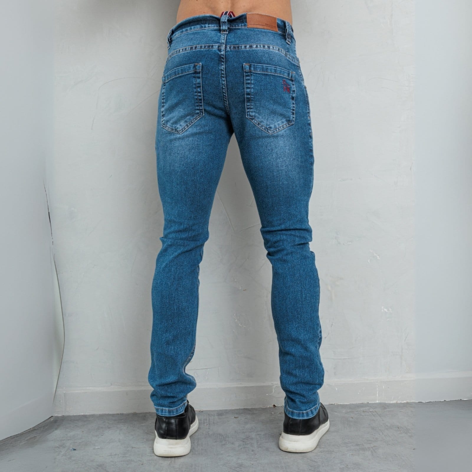 Vista 2 Calça Jeans Reta Cós Bordado Masculina Revanche Jubrique Revanche unico