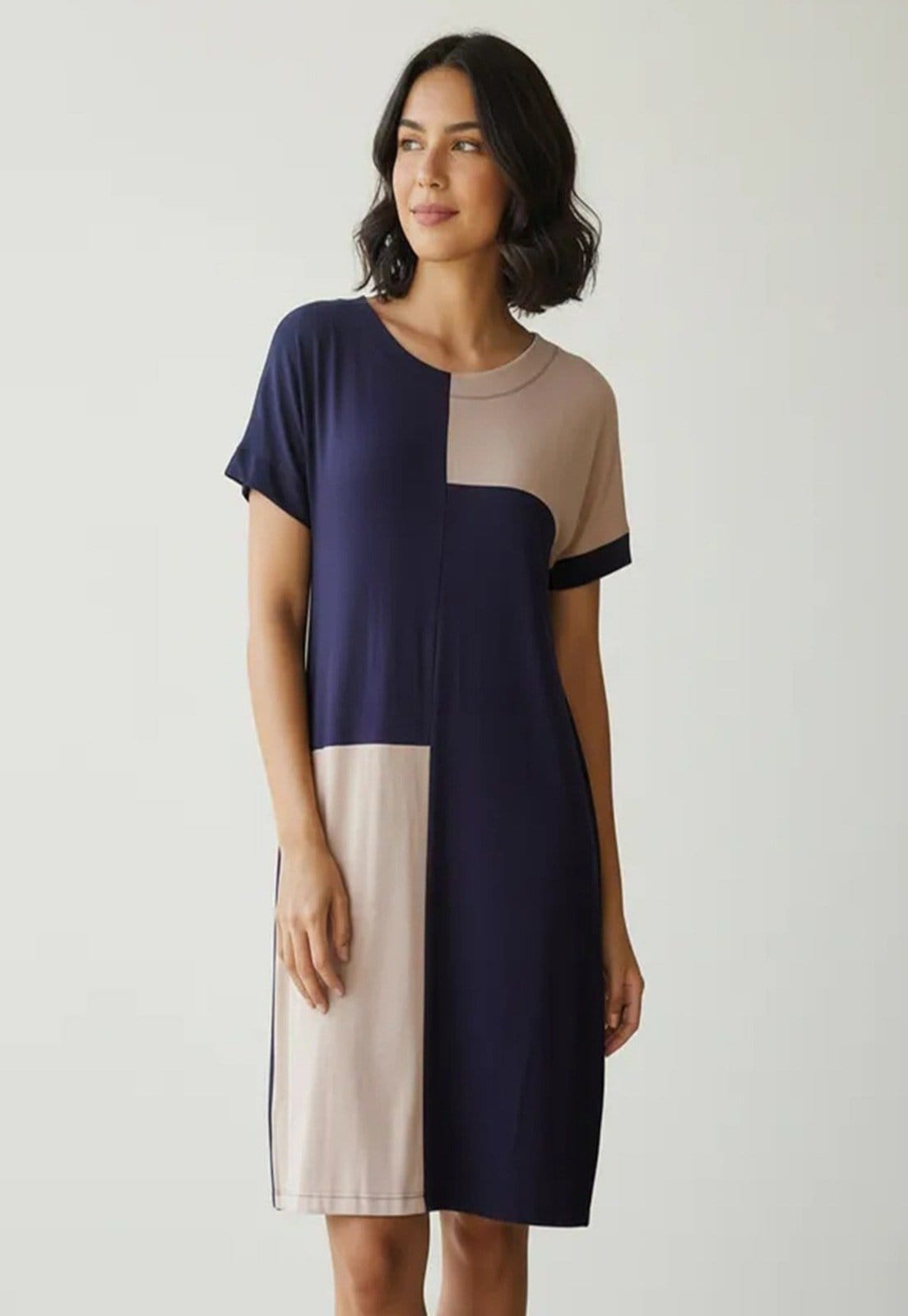 Vista 2 Vestido Malha Amazonia Vital Terra Serena Midi plus Marinho com Areia Amazonia Vital azul marinho/bege