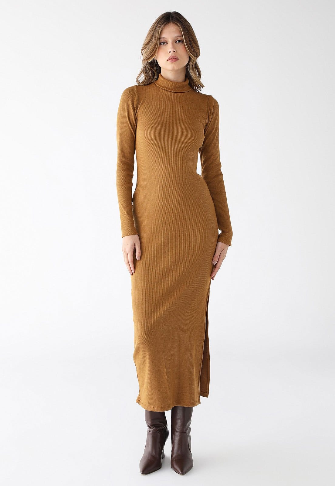 Vestido Longo Levosch Gola Alta Fenda Lateral Ribana Premium Mostarda