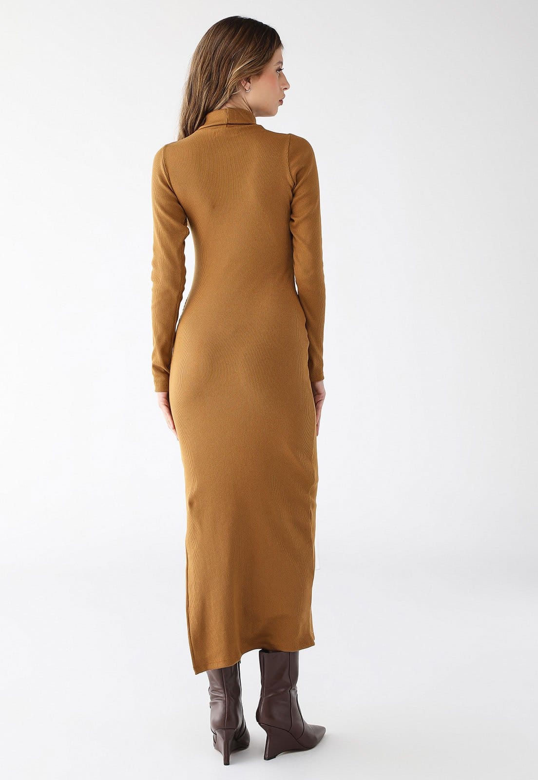 Vista 2 Vestido Longo Levosch Gola Alta Fenda Lateral Ribana Premium Mostarda 77VS LEVOSCH cobre