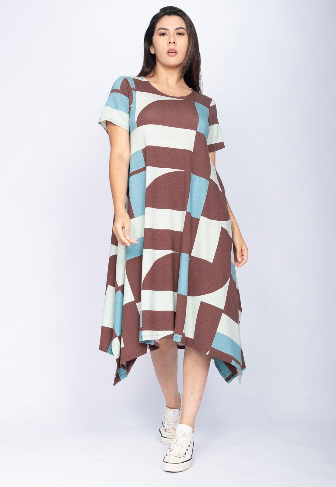 Vista principal Vestido CabanaFree Saruel Malha Manga Curta com fendas nas laterais Estampa Santa Rosa do Tocantins Cabanafree azul/estampado rosa