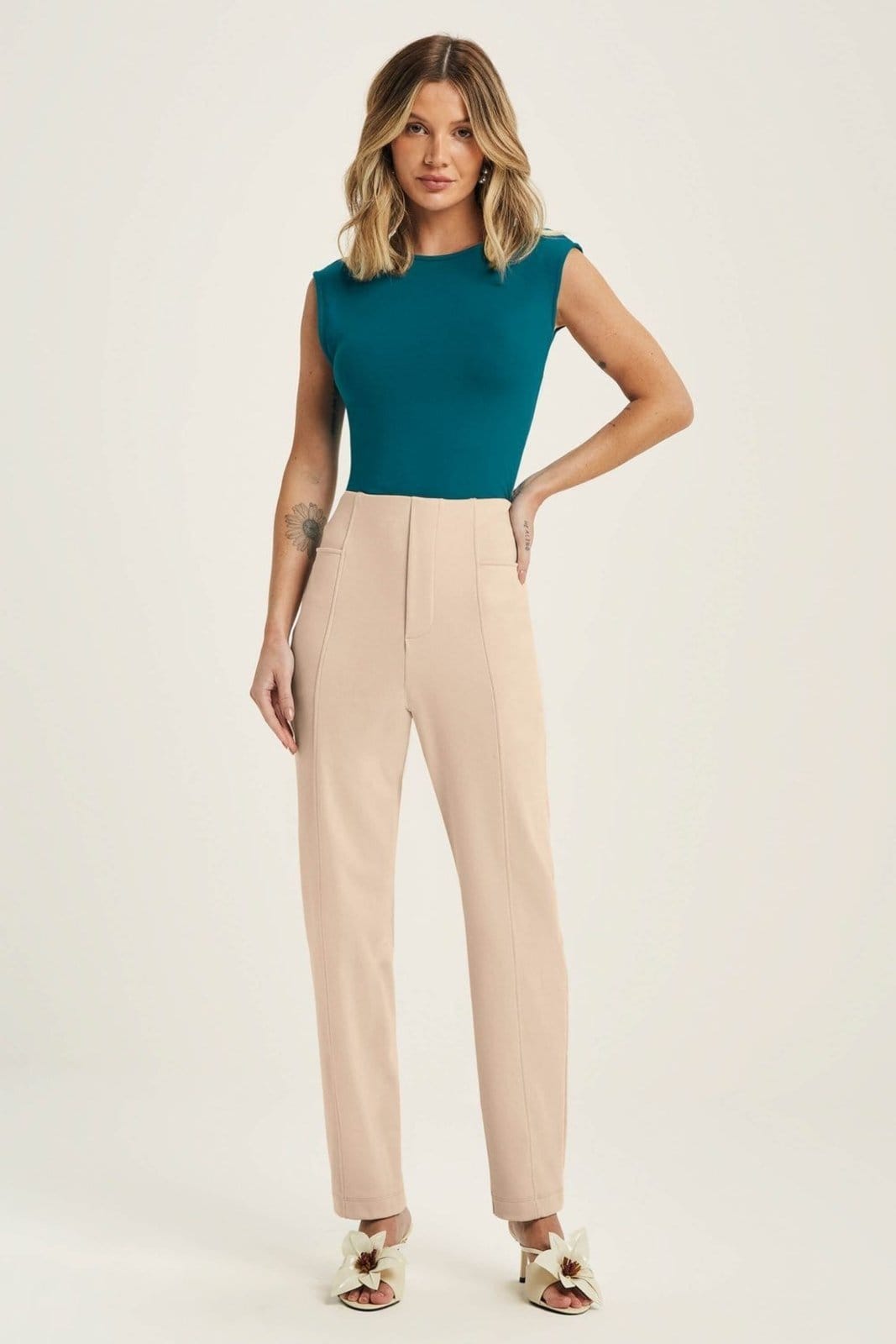 Vista principal Calça Feminina Casual Moletom Ponto Roma Marialícia Marialícia bege