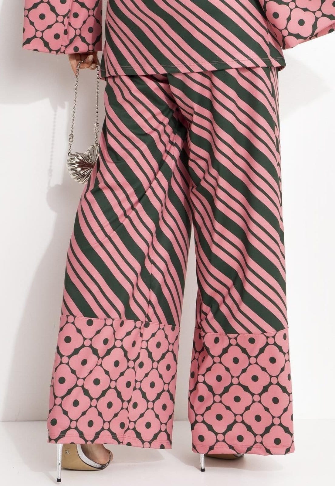 Vista 2 Calça Em Malha Fria Listrado Bicolor Quintess rosa