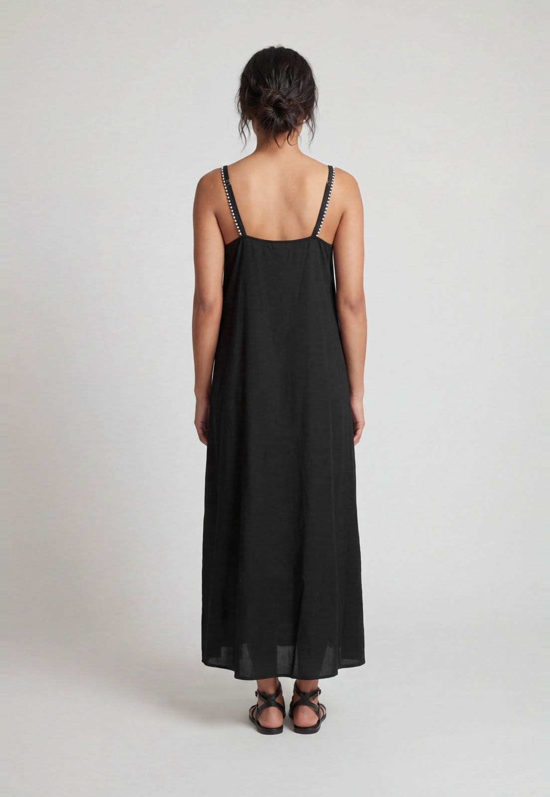 Vista 2 Vestido Feminino Forum Decote V Forum preto