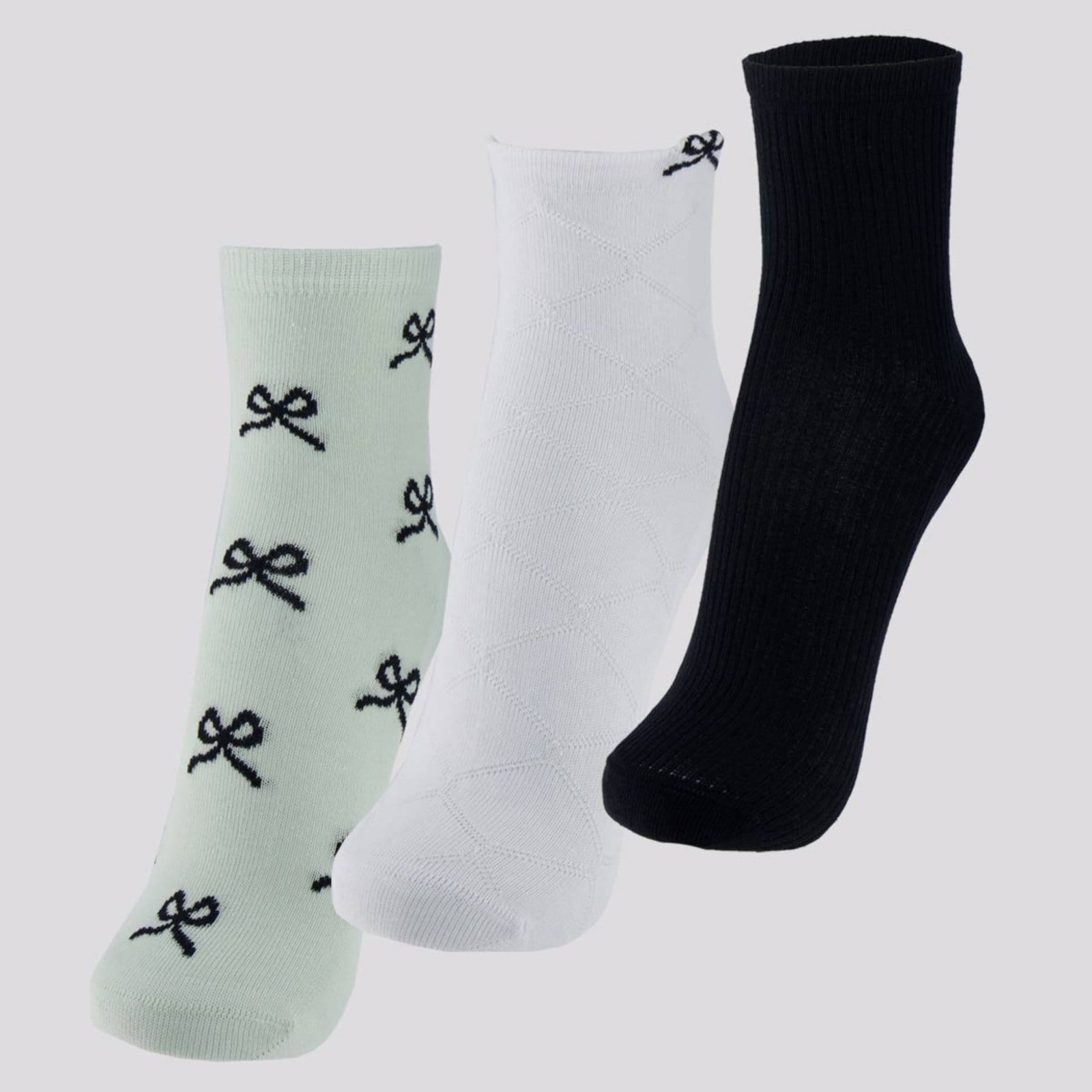 Vista principal Kit Meia Selene 3 Pares Soquete Feminino Preta e Branca SELENE verde