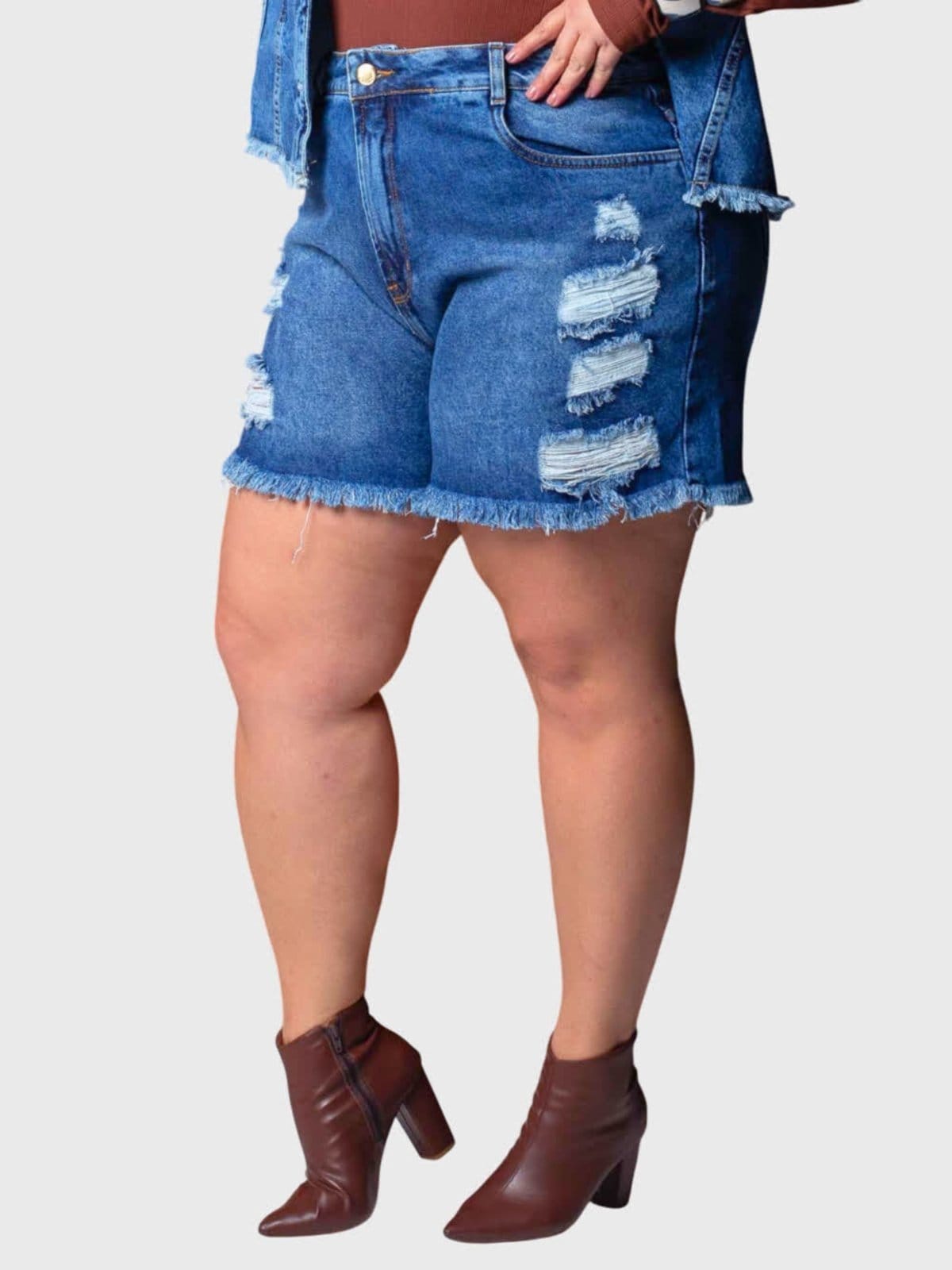 Vista 2 Shorts Feminino Plus Boyfriend Com Barra Desfiada Razon Jeans jeans