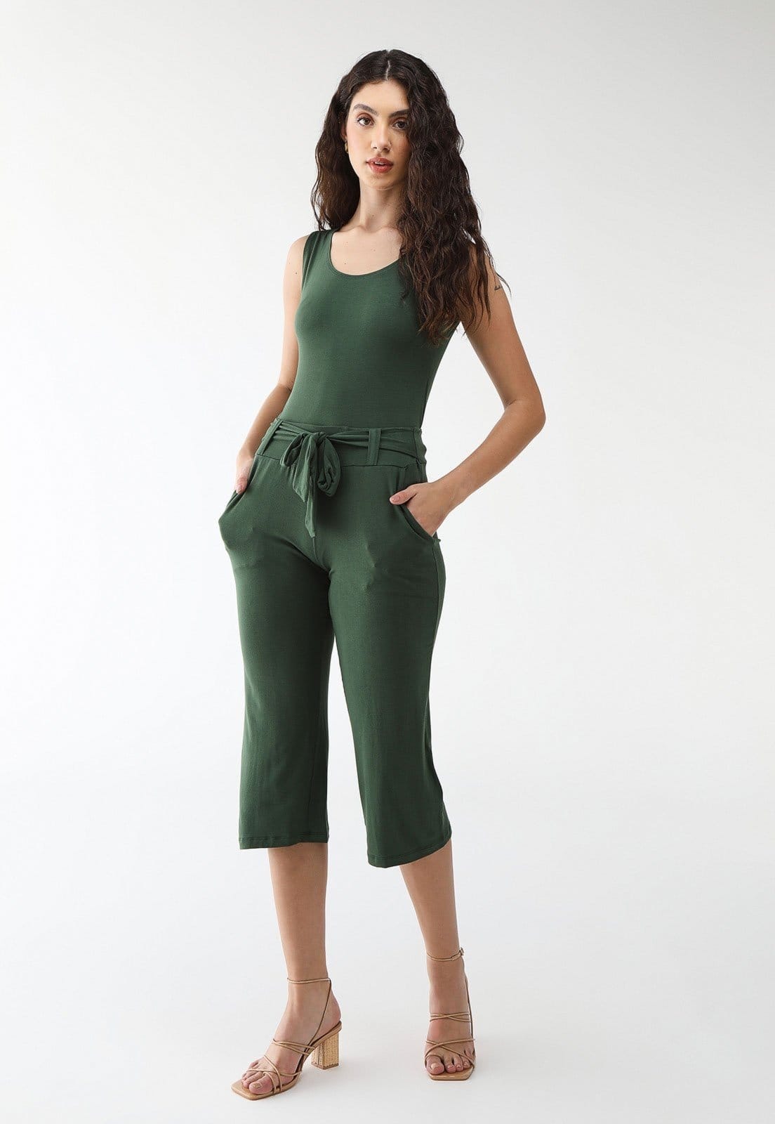 Conjunto Viscolycra Maria Paes Calça Pantacourt e Blusa