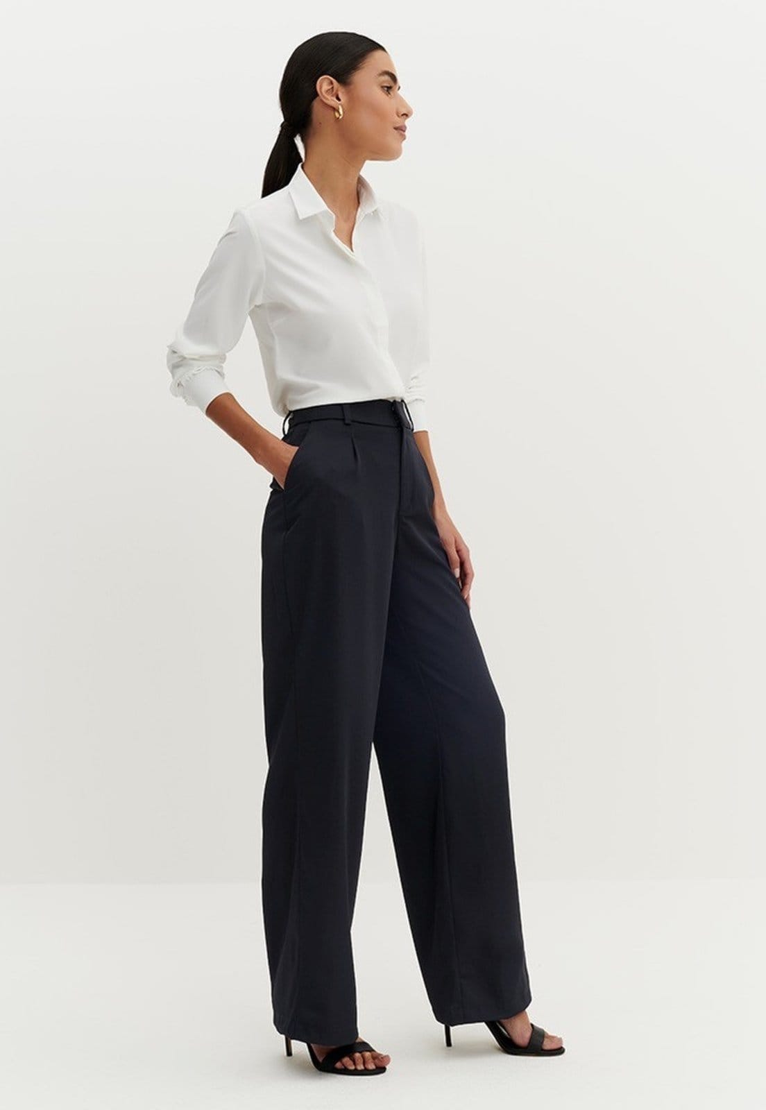 Calça Wide Leg Preta de Alfaiataria Timotea