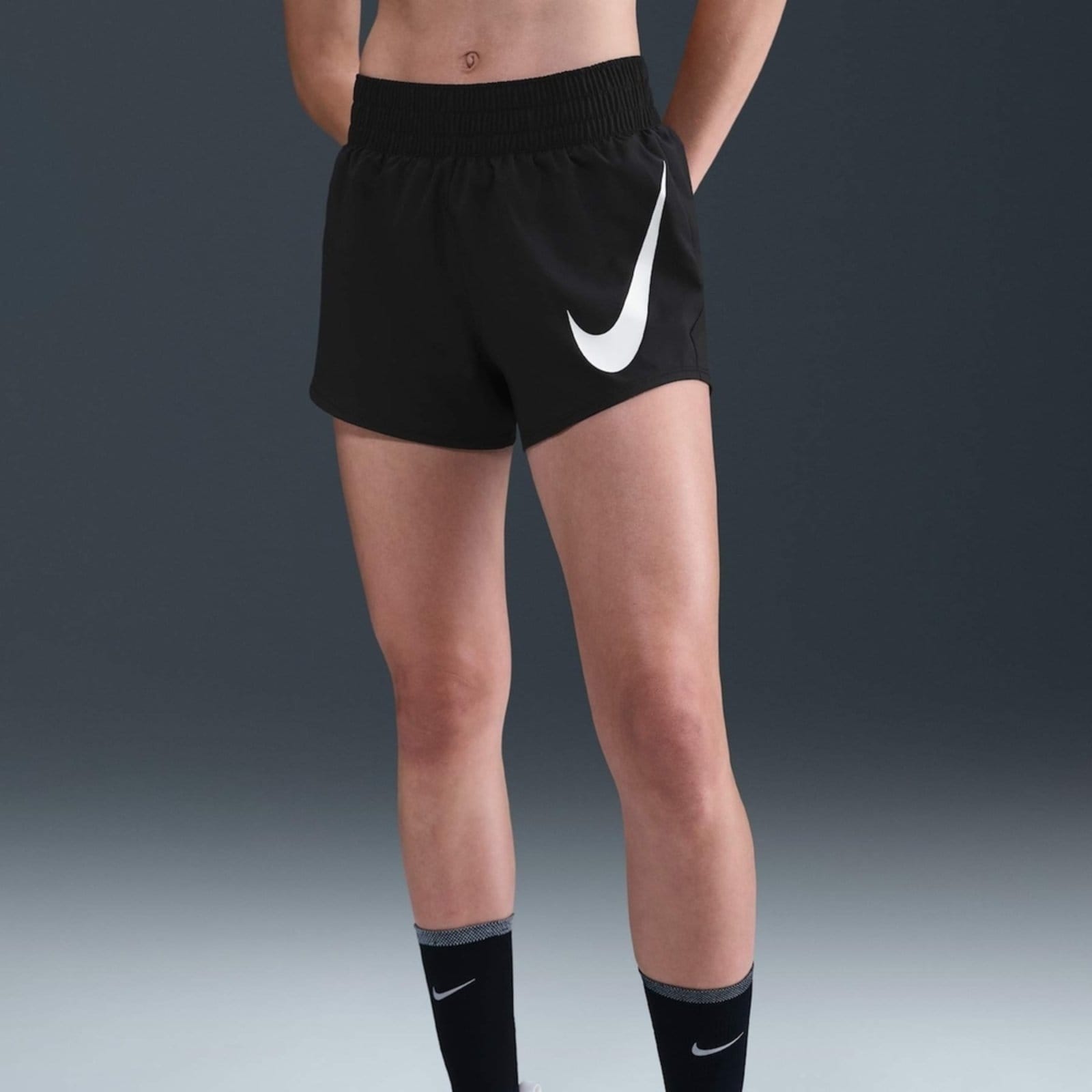Shorts Nike One Swoosh Feminino - 2