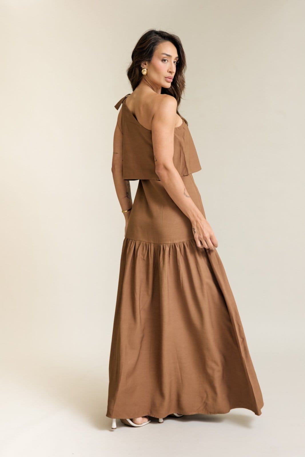 Vista 2 Vestido Em Viscose Feminino Ombro Único - Lemier Collection LEMIER marrom