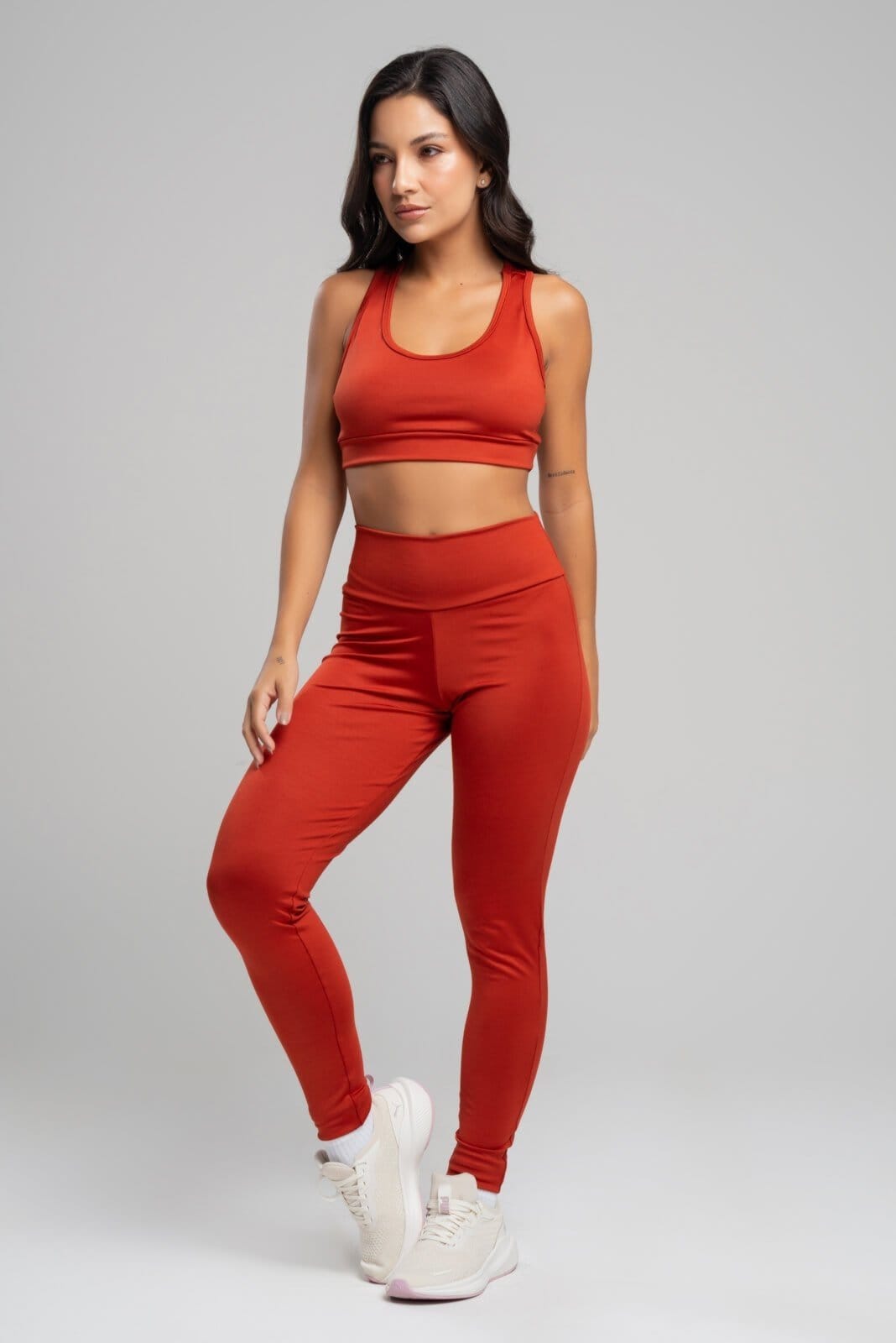 Vista 2 Conjunto Fitness Vicbela Calça Legging + Top Nadador Suplex Moda Fitness Academia Terracota Vicbela caramelo/coral/laranja